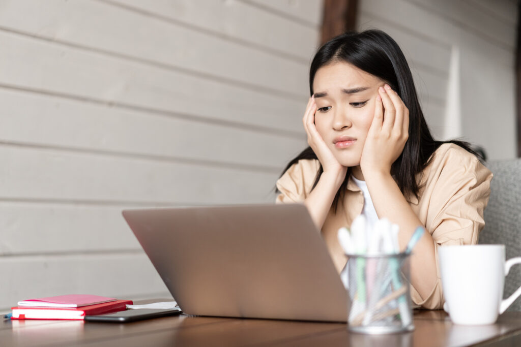 Tiêu cực là gì? Làm sao để biến tiêu cực thành tích cực?