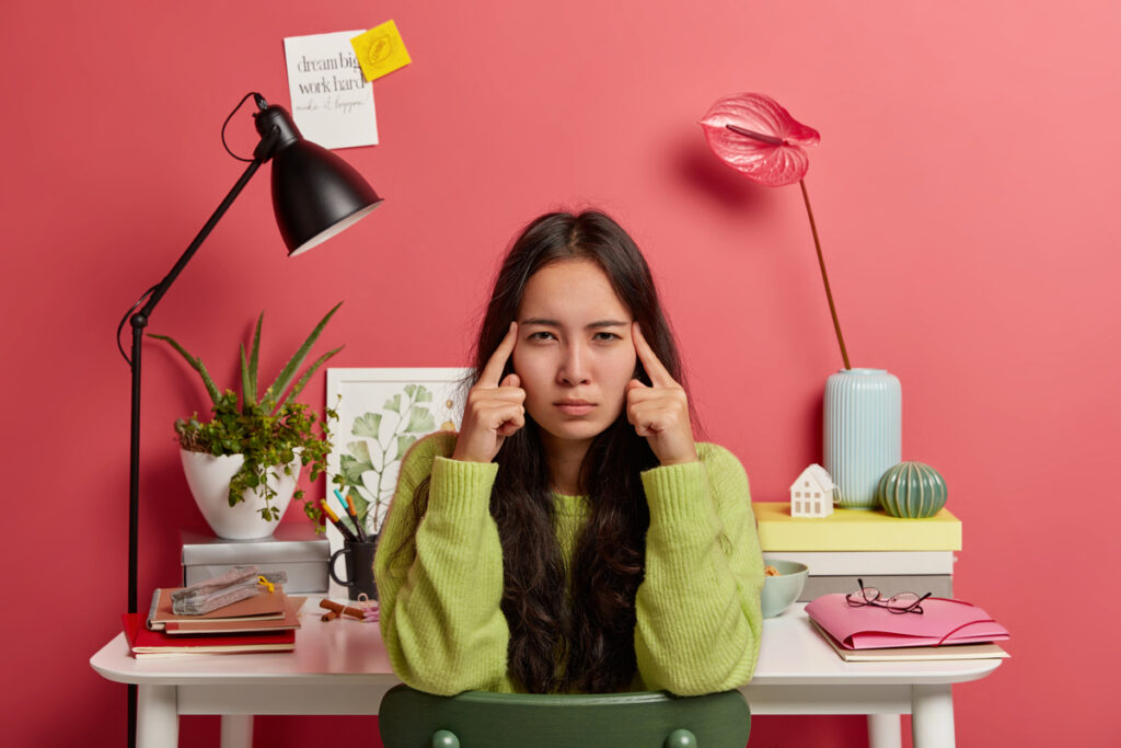 Overthinking là gì? Làm sao để thoát khỏi tình trạng này?
